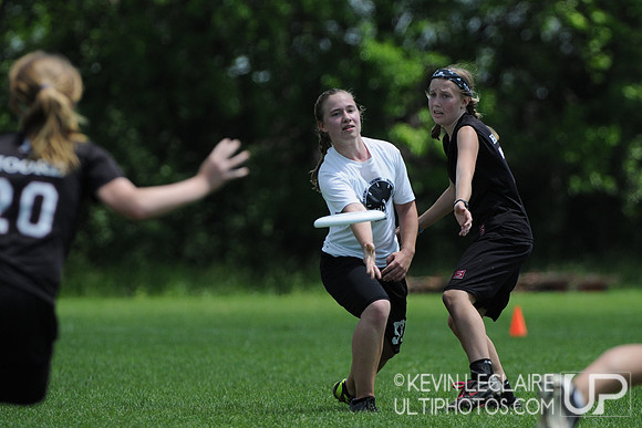 Saturday 10:45am Girls Divison -- 2011 High School Easterns