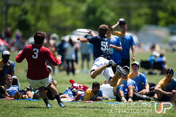 2014 USAU D-I College Champs Friday Round 3 Action