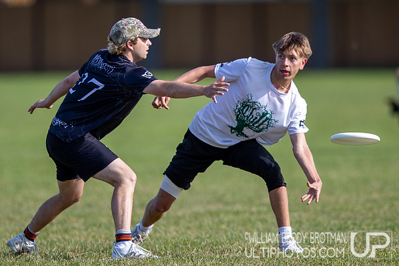 Day 2 of the USA Ultimate D-I College Championships