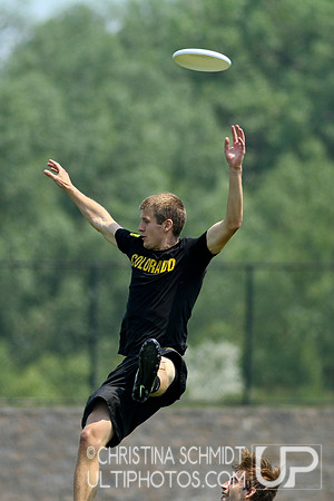 2012 USAU D-I College Championships Saturday Round 2 Action
