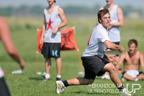 Saturday Open Pool Play & Crossovers - 2012 USAU D-III College Championships