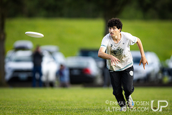 Sunday full coverage from USAU D-IIII College Championships: Semi-Finals