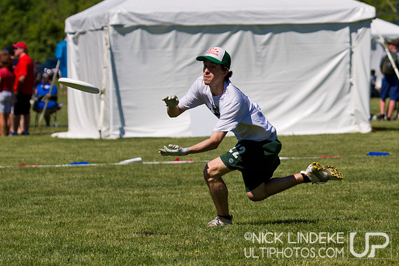 2014 USAU D-I College Champs Saturday Action