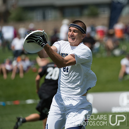 2012 USAU D-I College Championships Sunday Action