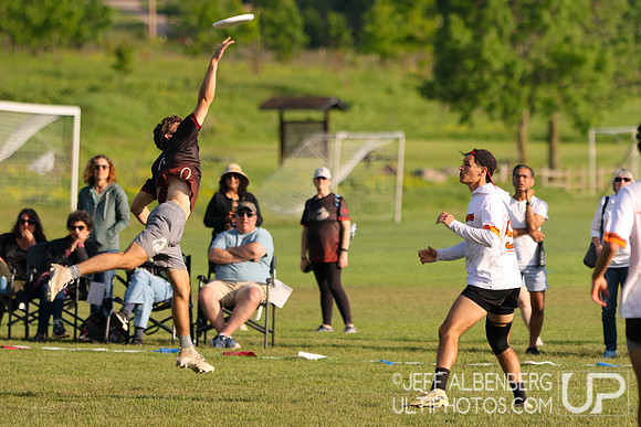 Pool play at USAU D1 College Championships
