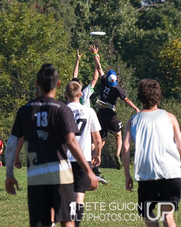 Sunday Round 1 Action -- 2011 Hucks off the Hilltop