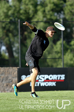2012 USAU D-I College Championships Friday Round 1 Action