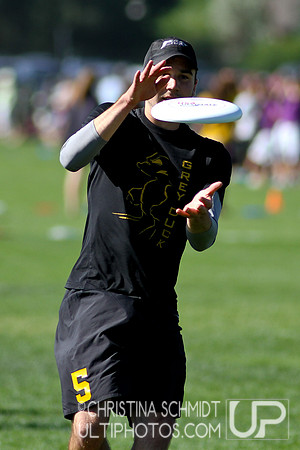 2012 USAU D-I College Championships Sunday Qtrs Action