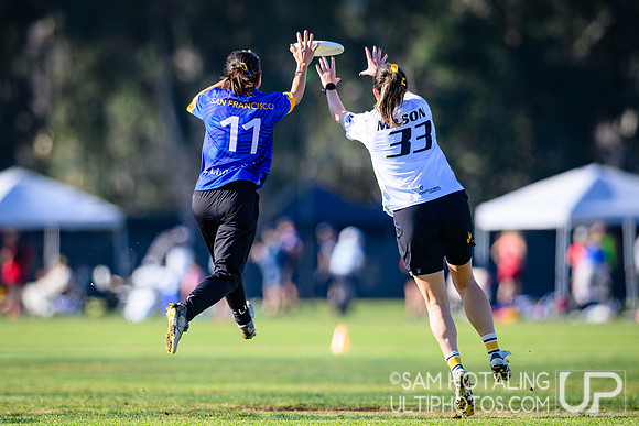 Fury vs Traffic in women’s pool play during Club Championships at Surf Cup Sports Park