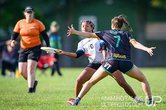 Pool play at USAU D-I College Championships