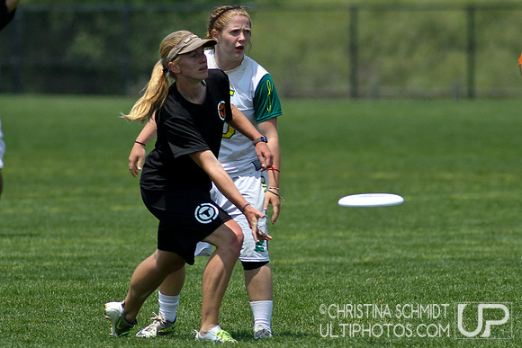 2012 USAU D-I College Championships Saturday Round 3 Action