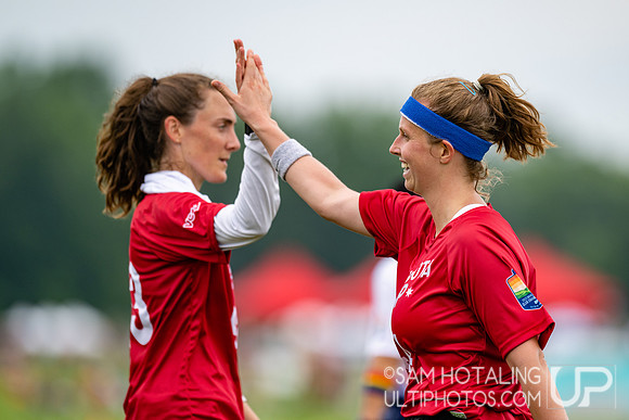 Pop Ultimate vs Spanglish in pool play at World Ultimate Club Championships