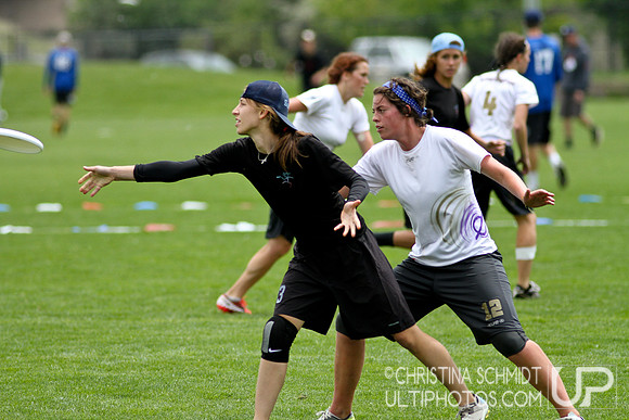 2012 USAU D-I College Championships Friday Round 3 Action