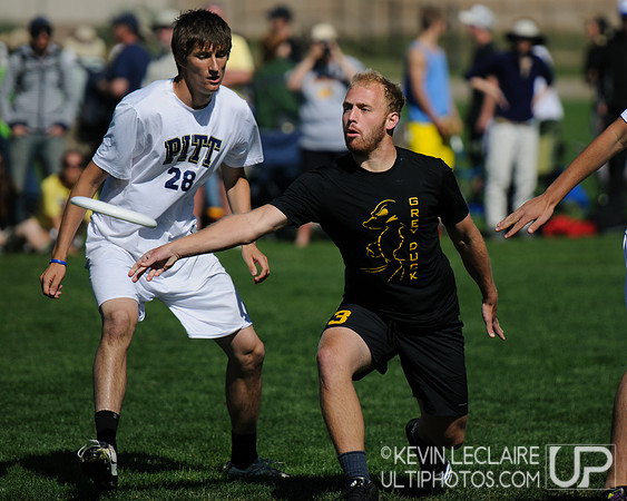 2012 USAU D-I College Championships Sunday Action