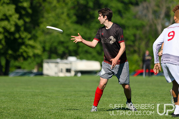 Pool play at USAU D1 College Championships