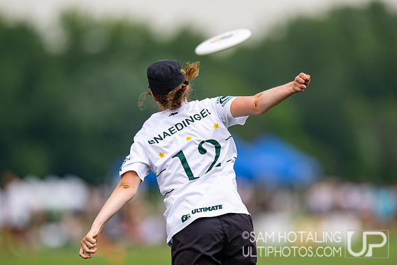 Stella vs SYC in pool play at World Ultimate Club Championships
