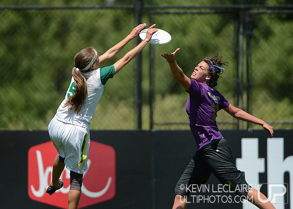2012 USAU D-I College Championships Sunday Action