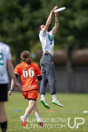 Day 1 of the USA Ultimate D-I College Championships