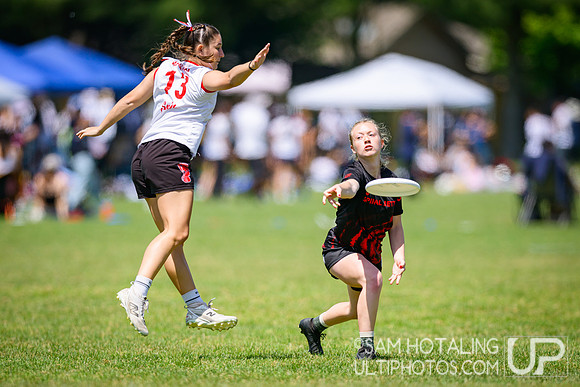 Saturday pool play at USAU D-I College Championships