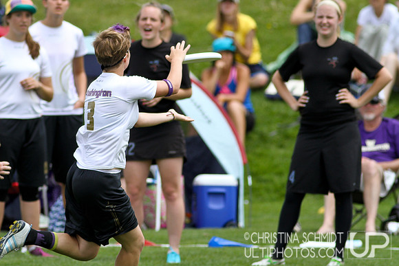 2012 USAU D-I College Championships Friday Round 3 Action