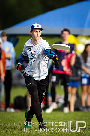 Sunday full coverage from USAU D-IIII College Championships: Semi-Finals