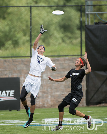 2012 USAU D-I College Championships Friday Action