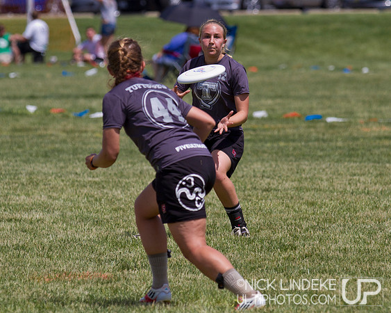 2014 USAU D-I College Champs Saturday Action