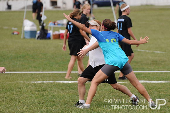 Sunday Women's Division - Touch of Grey v. Bitchmonkeys - 2009 Capital Sectionals