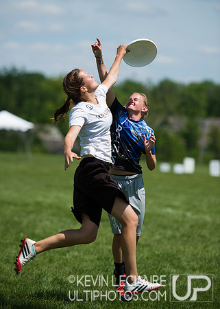 2014 USAU D-I College Champs Saturday Round 4 Action