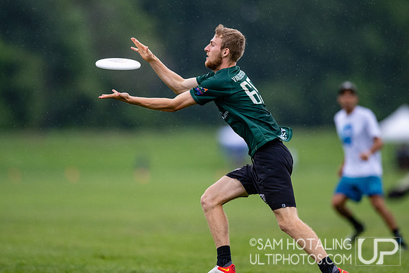 Gentle vs Guayota in pool play at World Ultimate Club Championships