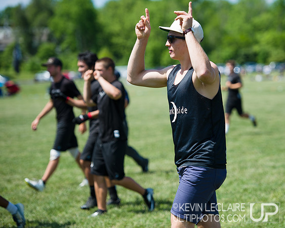 2014 USAU D-I College Champs Saturday Round 2 Action