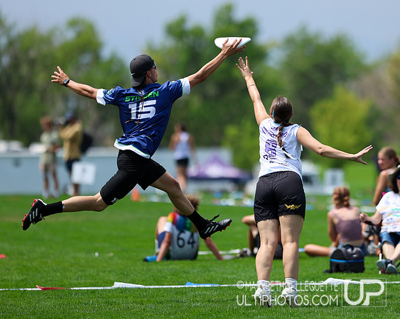Friday action at the USAU International Club Championship