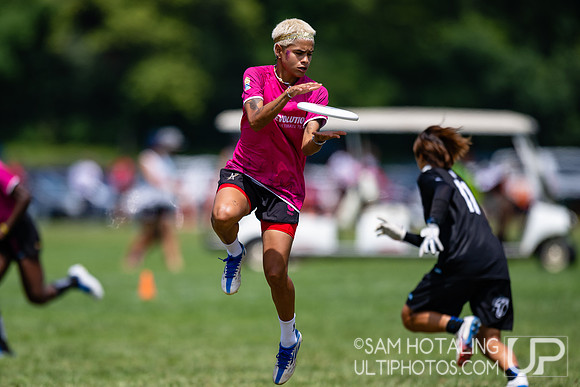 TOKYO Mavericks vs Revolution in quarterfinals at World Ultimate Club Championships