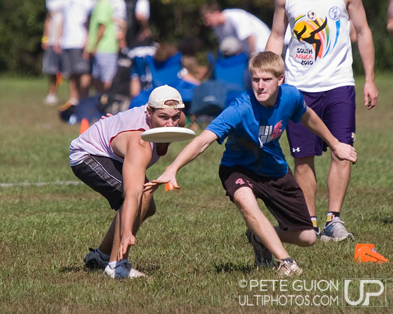 Sunday Round 2 Action -- 2011 Hucks off the Hilltop