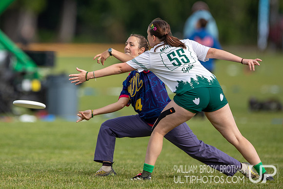 Day 1 of the USA Ultimate D-I College Championships
