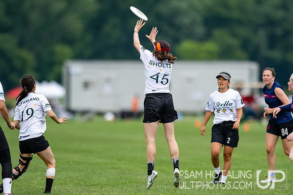 Stella vs SYC in pool play at World Ultimate Club Championships