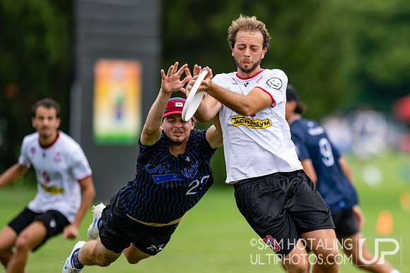 CUSB Open vs Mephisto in pool play at World Ultimate Club Championships