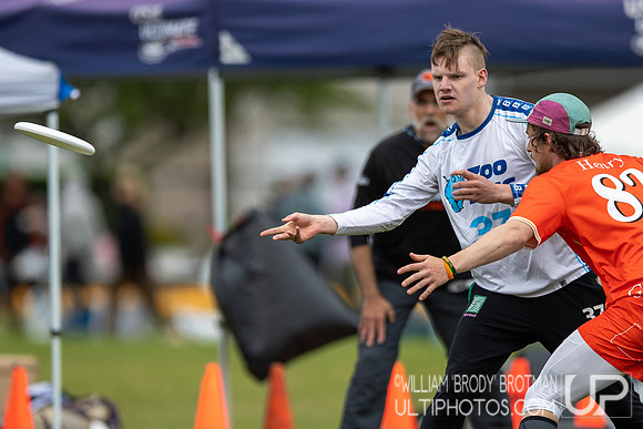 Day 1 of the USA Ultimate D-I College Championships