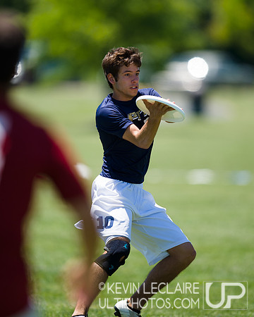 2014 USAU D-I College Champs Friday Round 3 Action