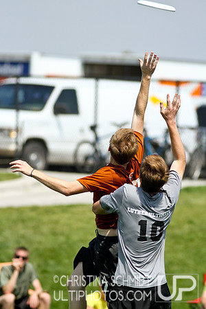 2012 USAU D-I College Championships Saturday Round 4 Action