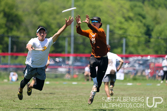 Pool play at USAU D1 College Championships