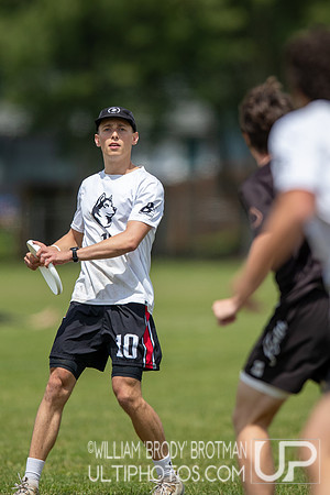 Day 1 of the USA Ultimate D-I College Championships