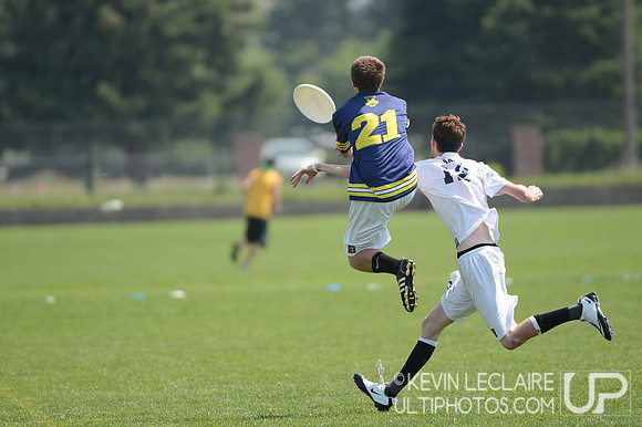 2012 USAU D-I College Championships Saturday Action