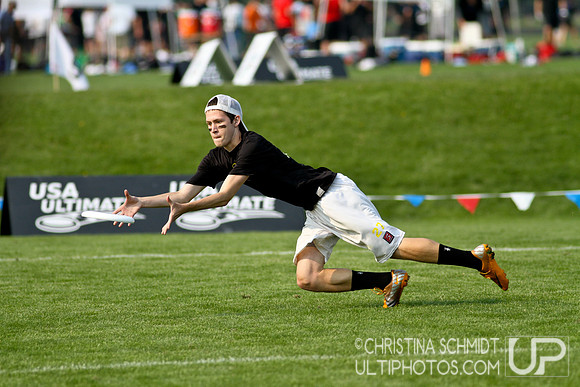 2012 USAU D-I College Championships Saturday Action