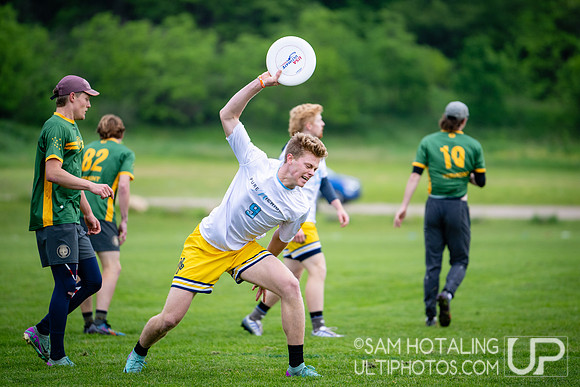 Pool play at USAU D1 College Championships