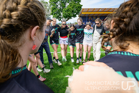British Columbia Thunderbirds (W) vs Vermont Ruckus in semifinals at USAU D-I College Championships