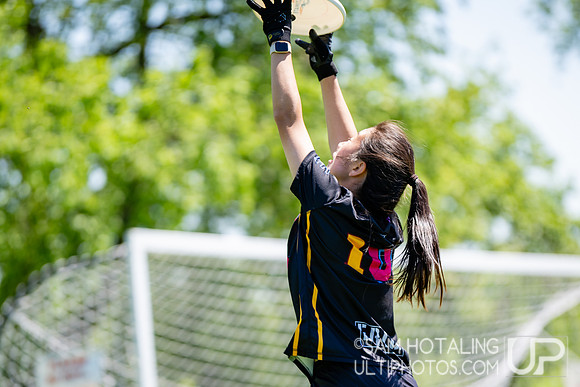 Women’s pool play at USAU DI College Championships