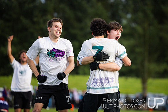 Sunday full coverage from USAU D-IIII College Championships: Semi-Finals