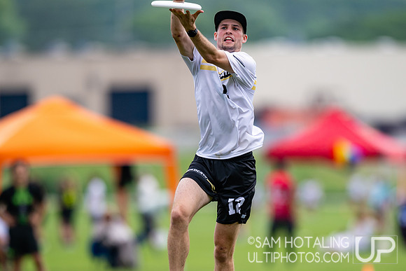 Melbourne Ellipsis vs Wildcats in pool play at World Ultimate Club Championships