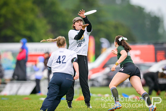 Haverford/Bryn Mawr Sneetches vs Mount Holyoke Daisy Chain in quarterfinals at USAU D-III College Championships